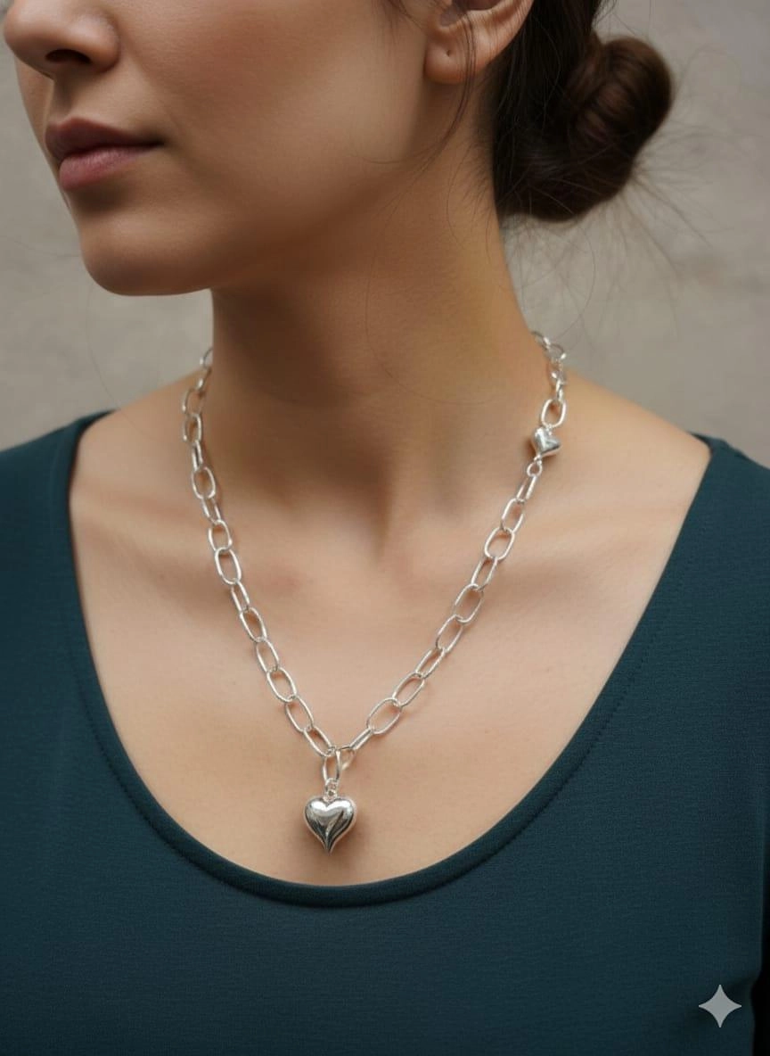 Kalp Detaylı Zincir Kolye