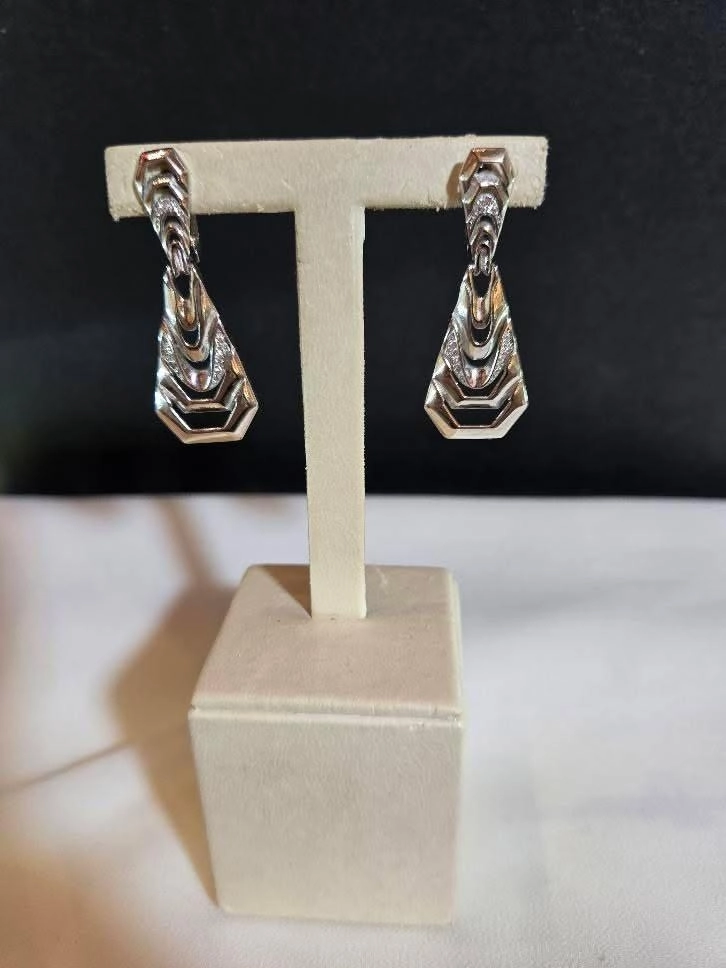 Taşlı Sallantılı Tasarım Küpe