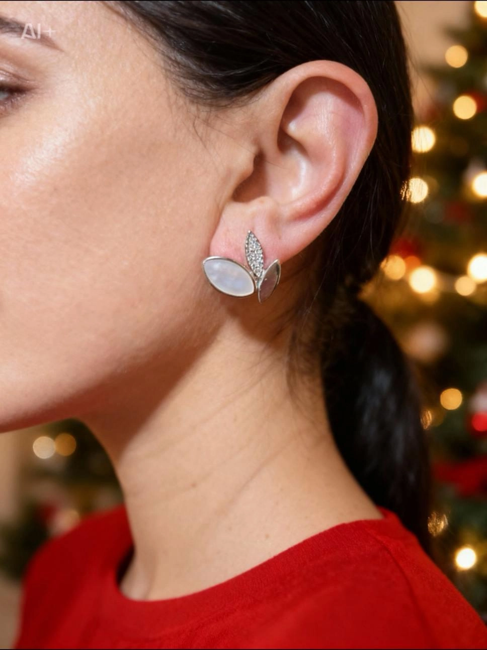 Sedef Taşlı Yaprak Küpe