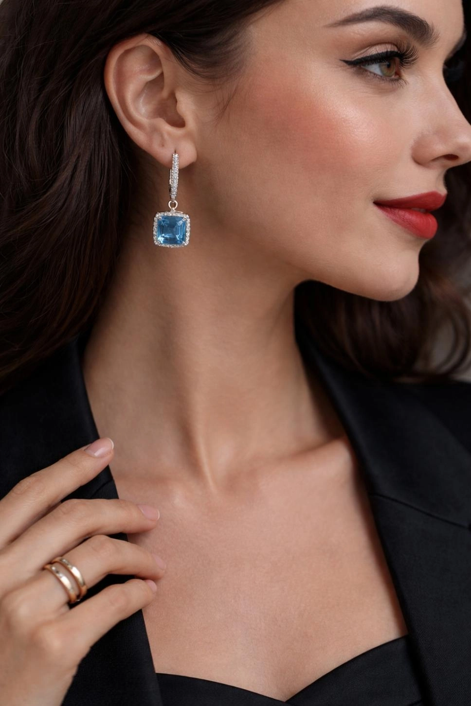 Taşlı Sallantılı Küpe