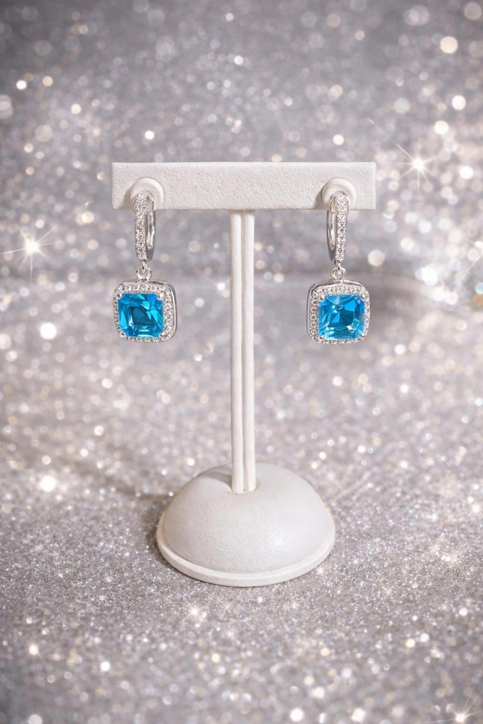 Taşlı Sallantılı Küpe