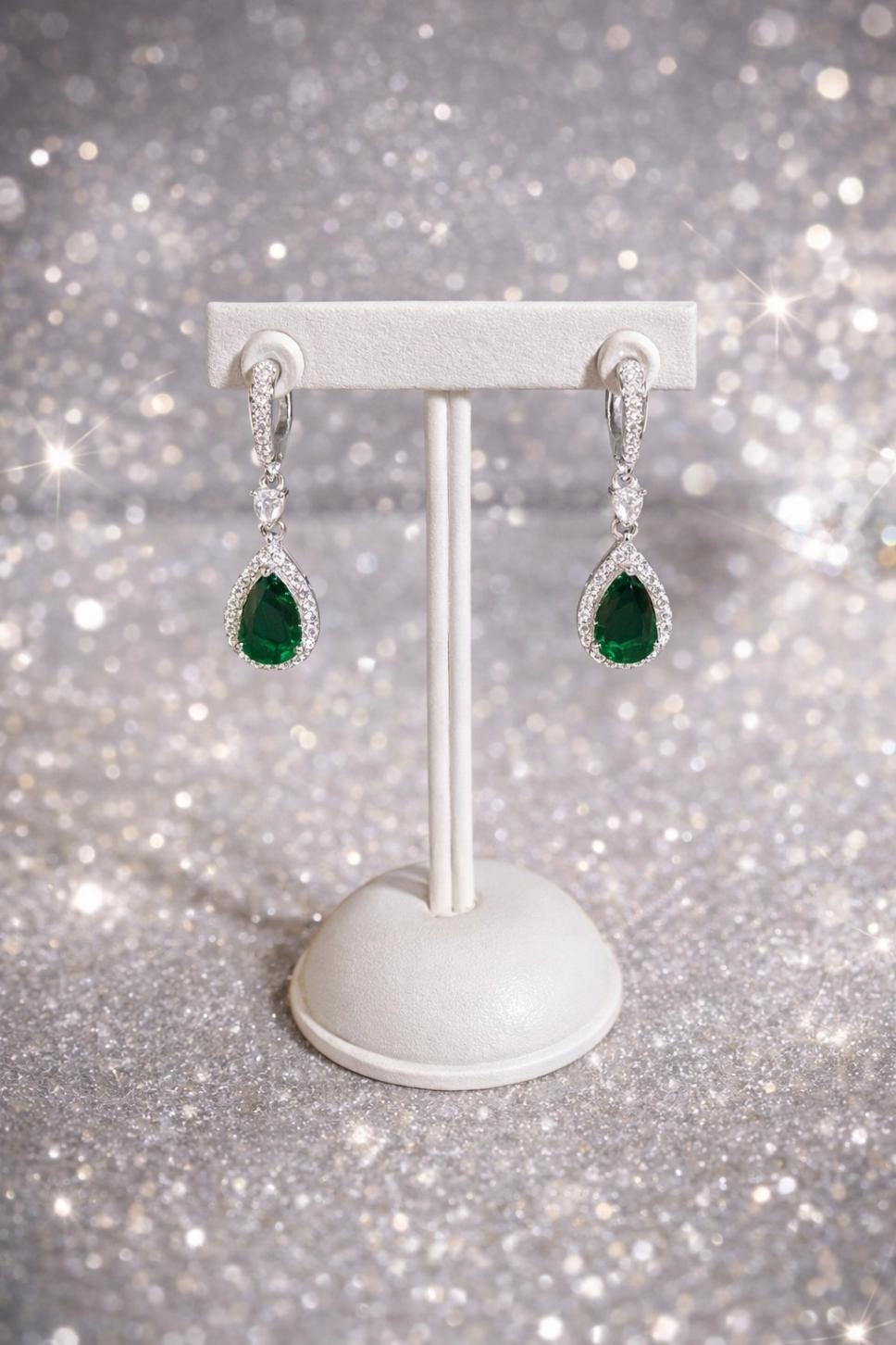 Taşlı Sallantılı Küpe