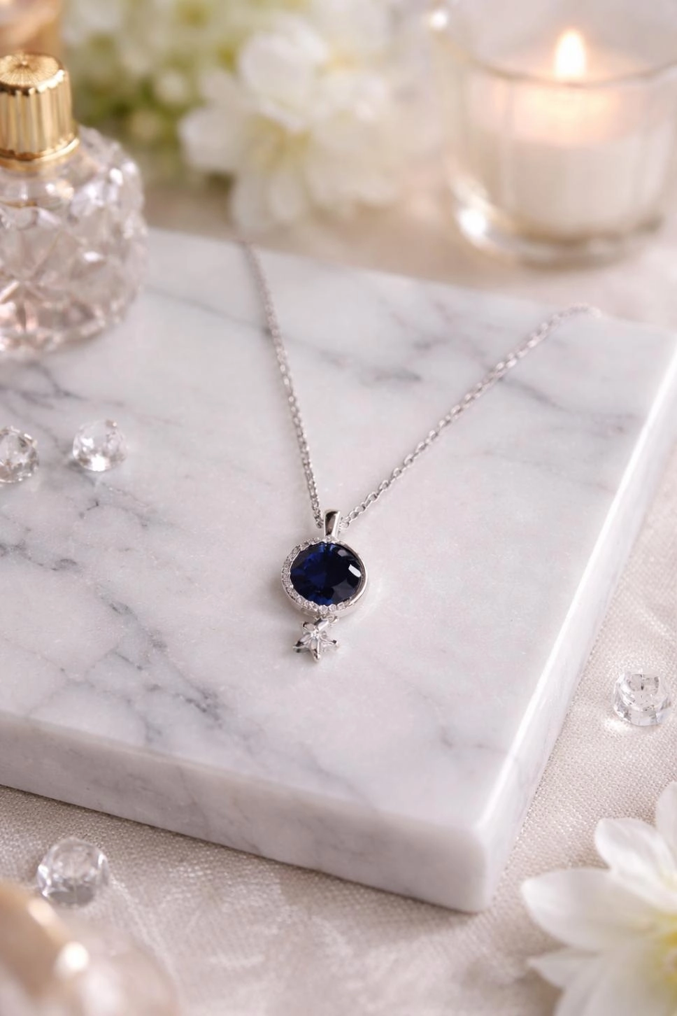 Safir Taşlı Sallantılı Yıldız Kolye