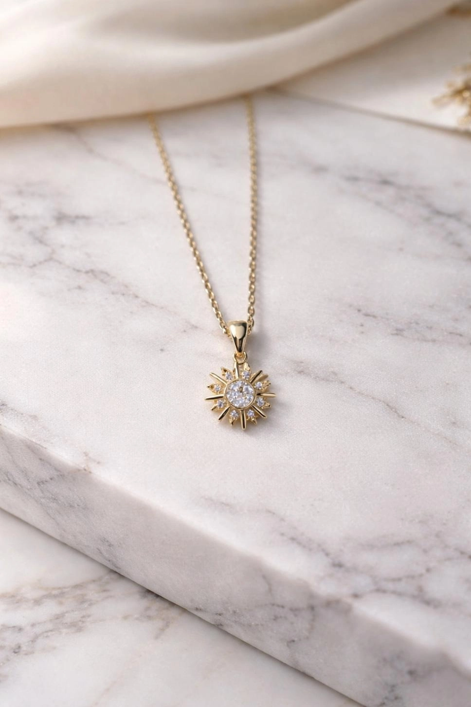 Taşlı Güneş Kolye