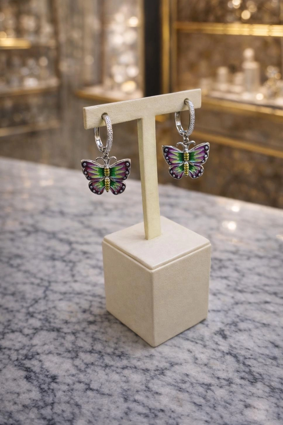 Mineli Kelebek Küpe