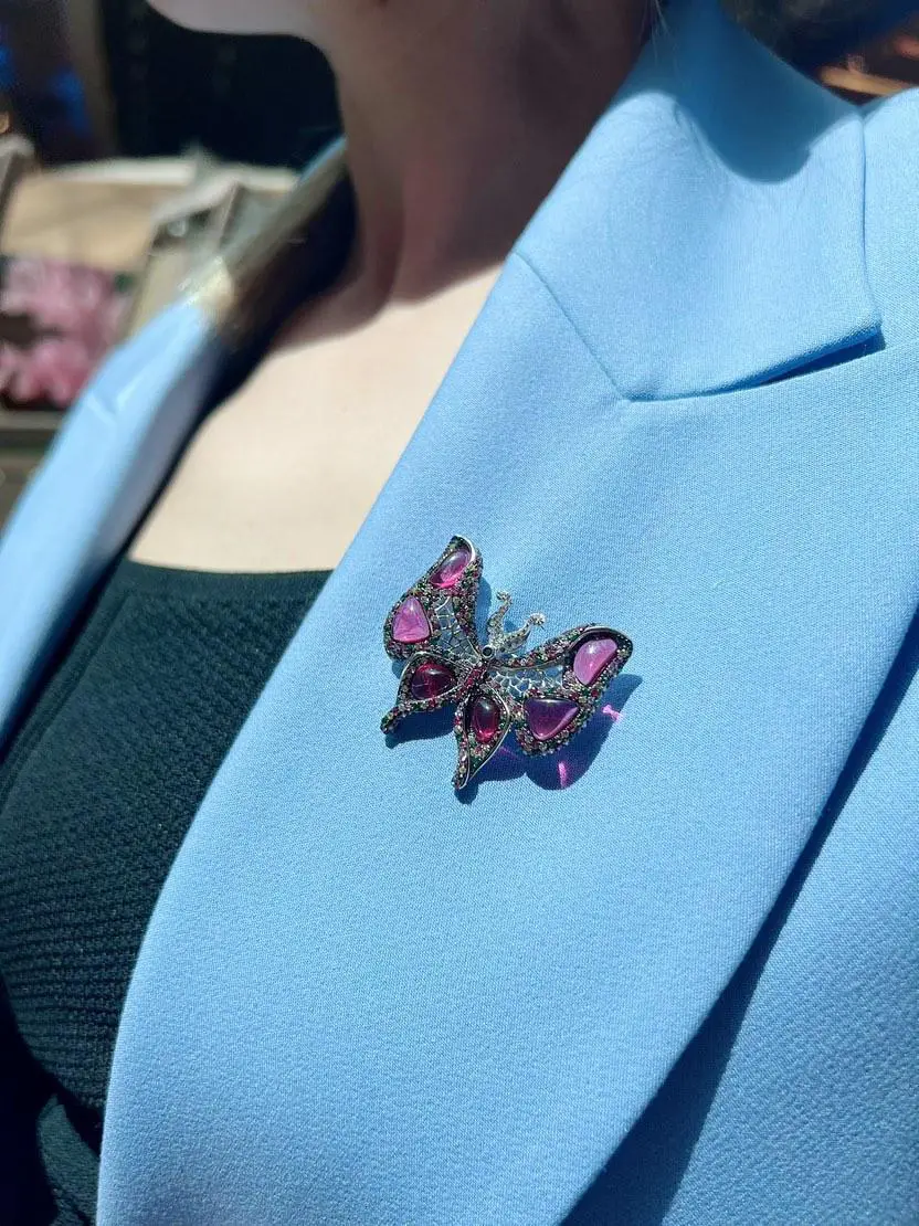 Yakut Taşlı Kelebekli Broş