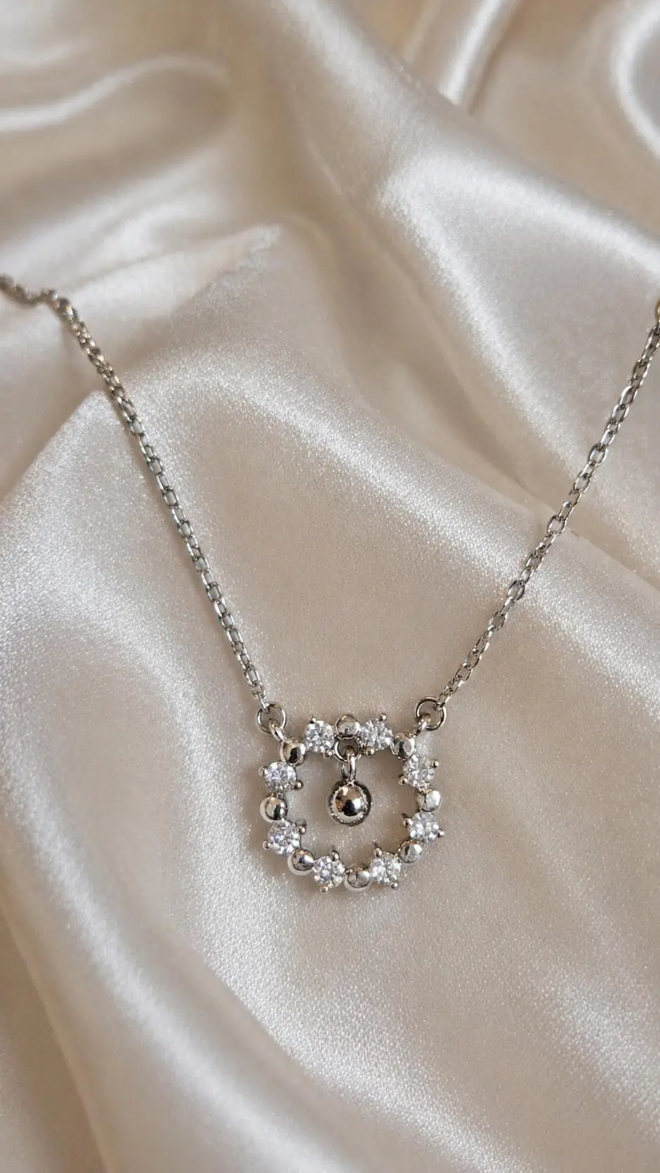 Taşlı Sallantılı Kolye 